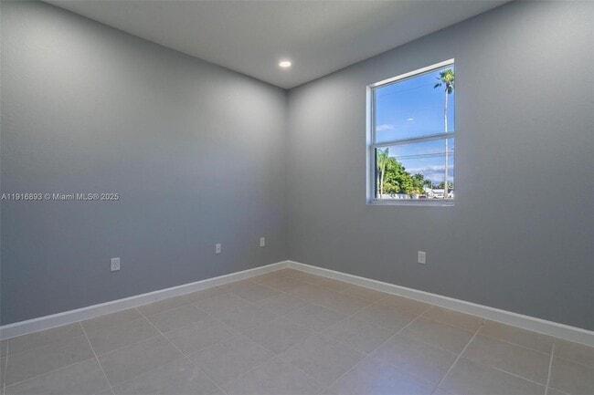 Building Photo - 16225 SW 147th Ct