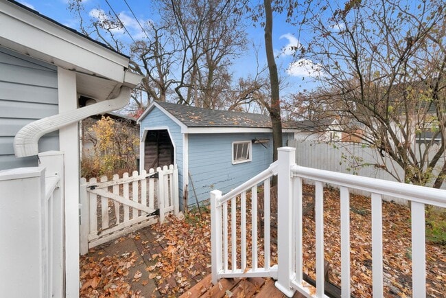 Building Photo - Charming, Recently Updated 3-Bedroom Home in Urbana