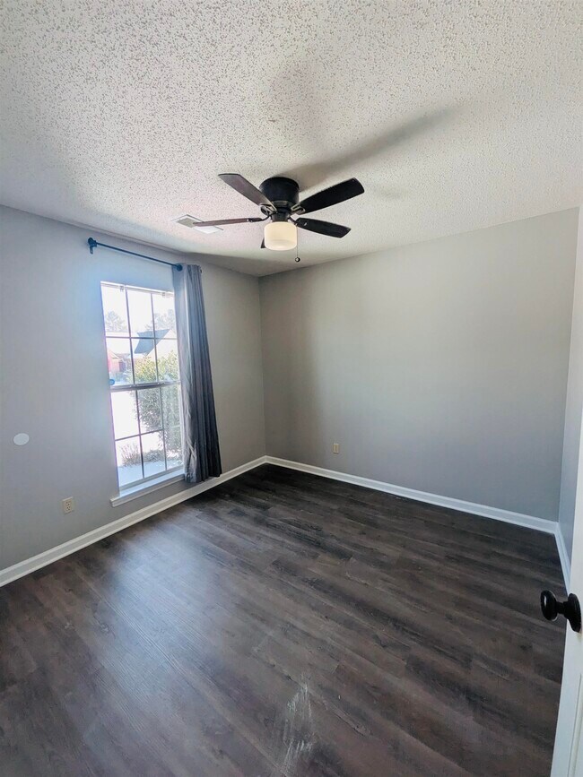 Building Photo - 9410 Garden Woods Dr