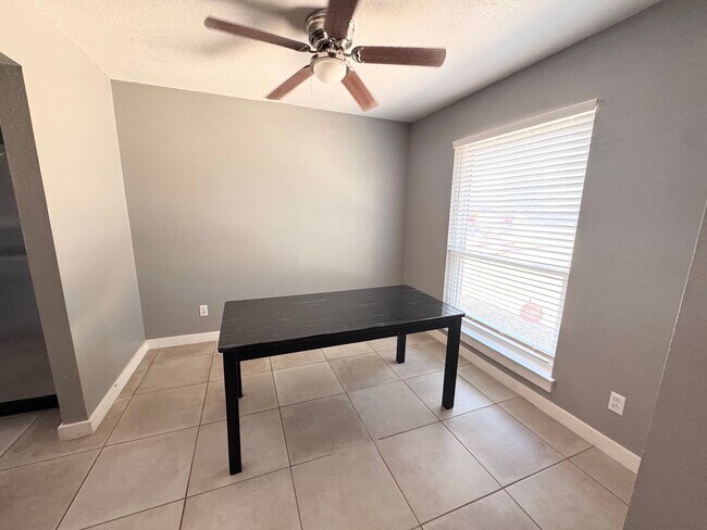 Building Photo - 5125 Sunnyside Dr