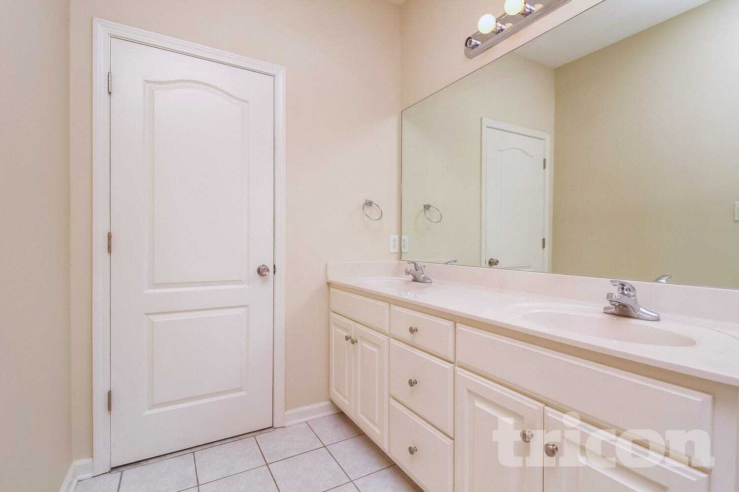 Building Photo - 746 Sergio Ave