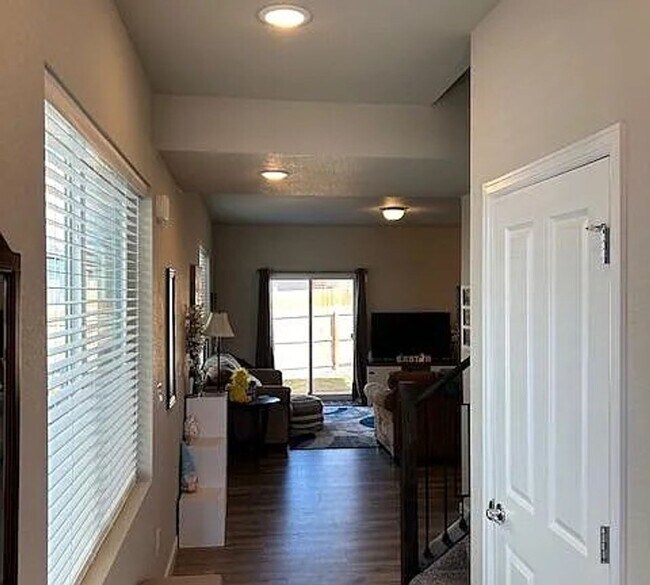 Building Photo - 3 Bed | 2.5 Bath | A/C | Fenced Yard | Near Military Bases