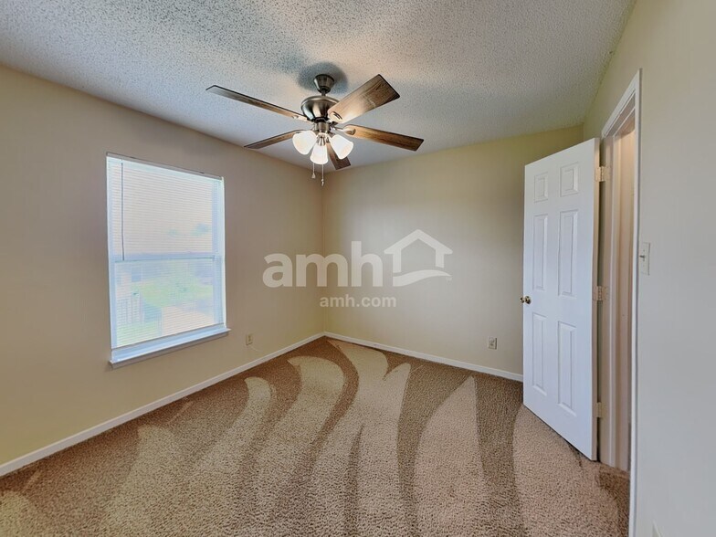 Building Photo - 1722 Brassica Way