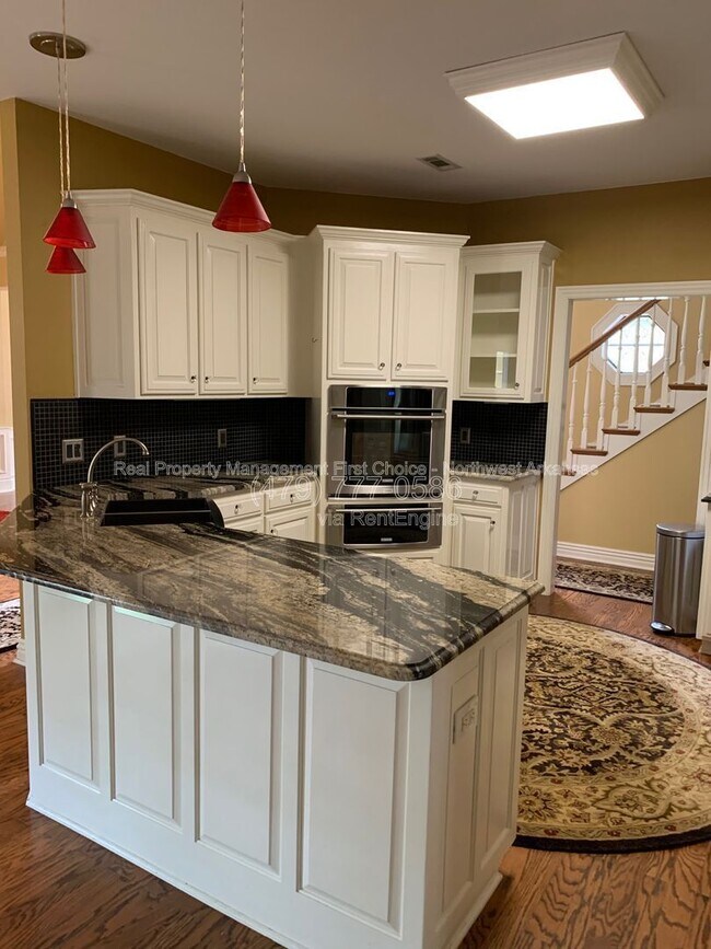 Building Photo - 300 Genesis Dr