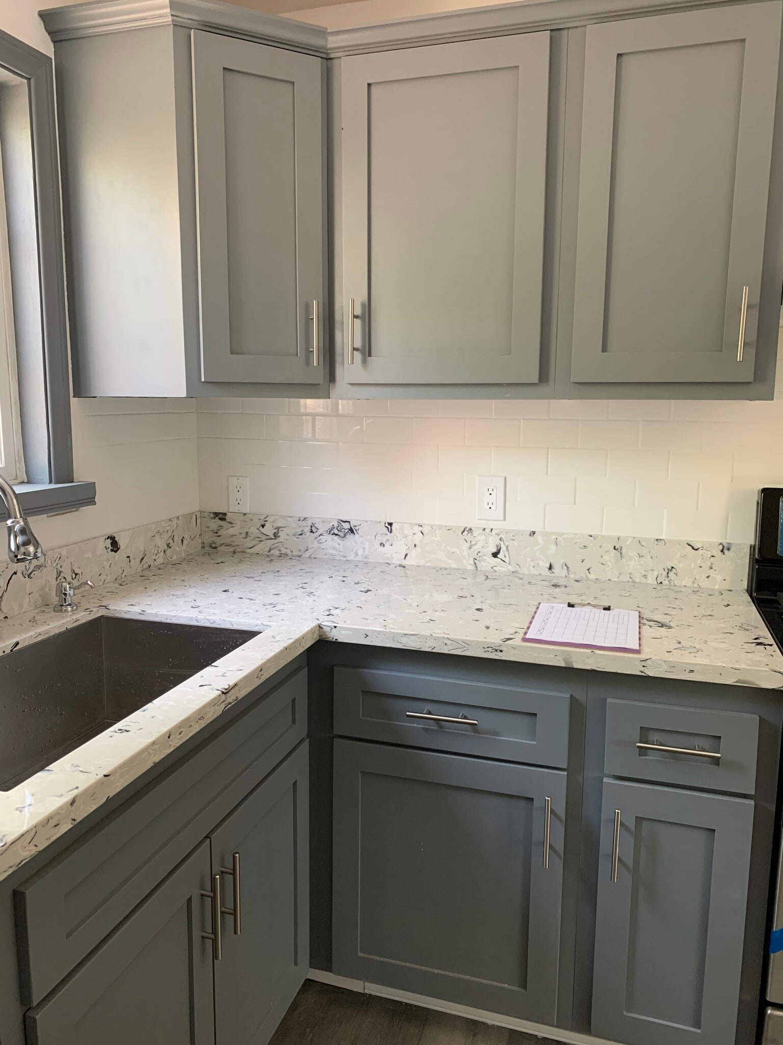 Kitchen - 1483 1/2 Allison Ave