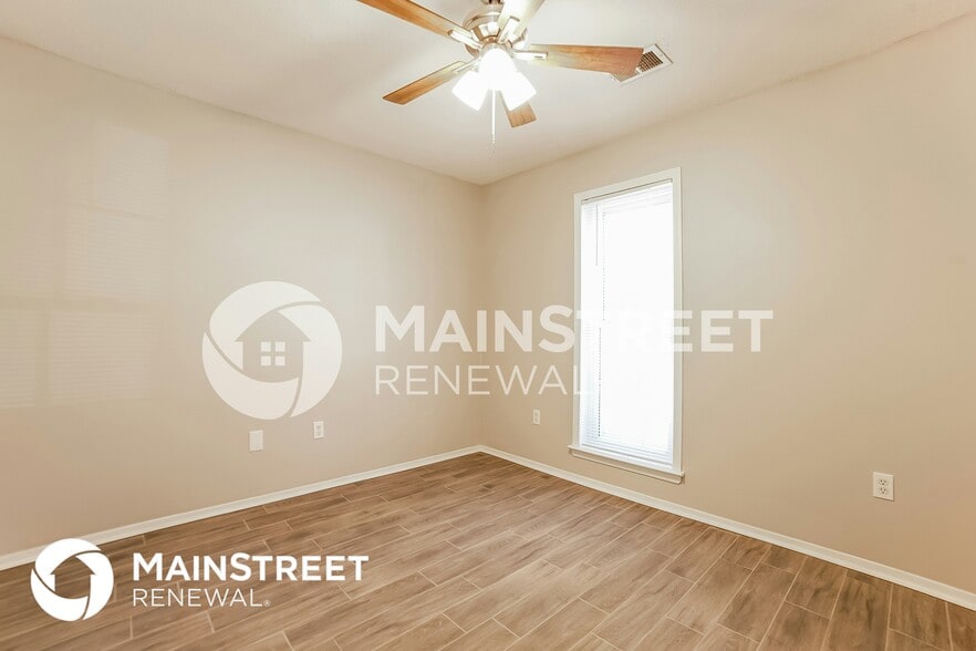 Building Photo - 3555 Dorchester Dr