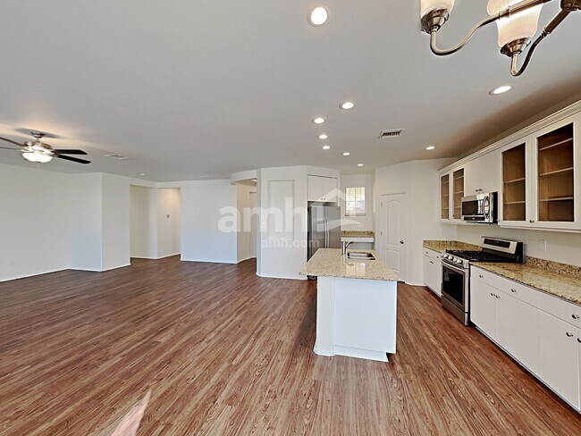 Building Photo - 12659 N Maize Dr