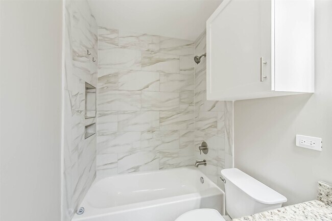 Building Photo - 18515 Meadows Way Dr