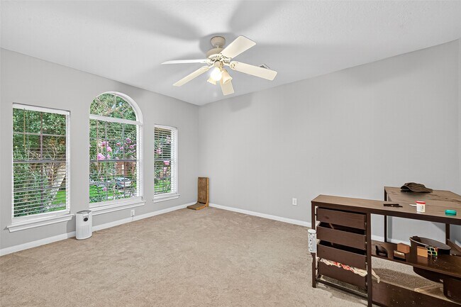 Building Photo - 602 Johnson Ln