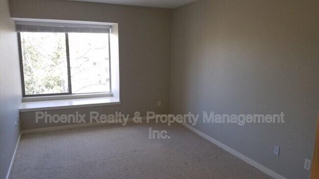 Building Photo - 33 S Boulder Cir