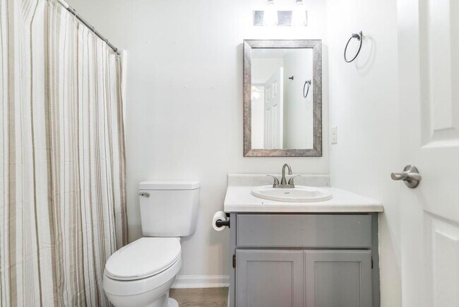 Building Photo - 103 Country Cove
