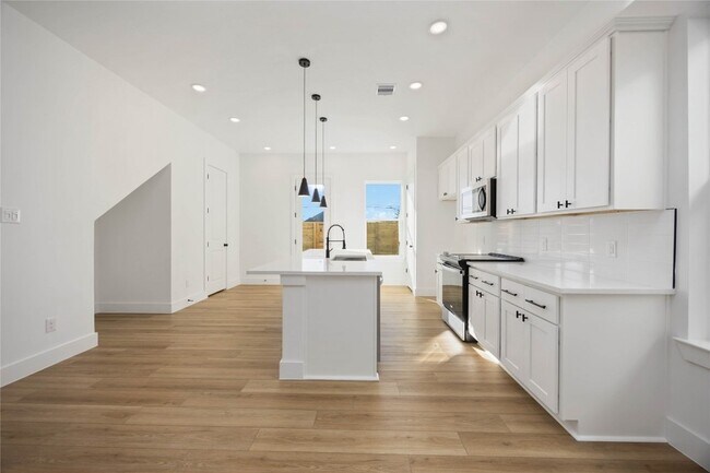 Building Photo - 1466 Ferguson Way