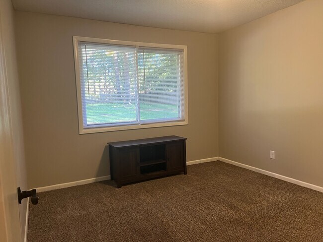 Building Photo - 2053 Mims Rd