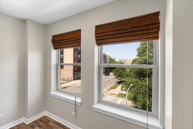 Building Photo - 803 E 41st St