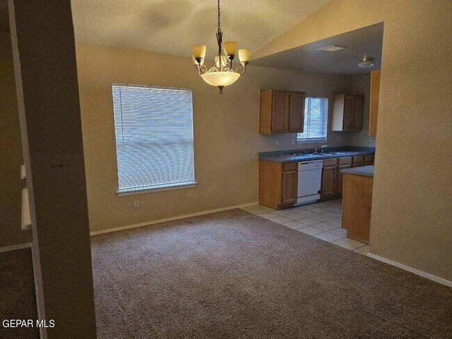 Building Photo - 12105 Castle View Way