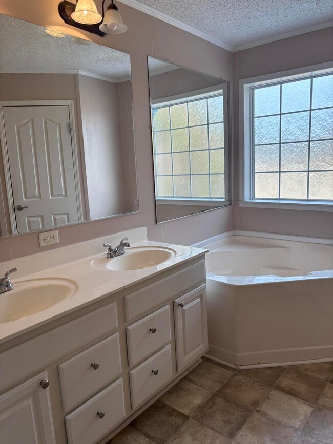 Building Photo - 6115 Dinkins Mill Rd