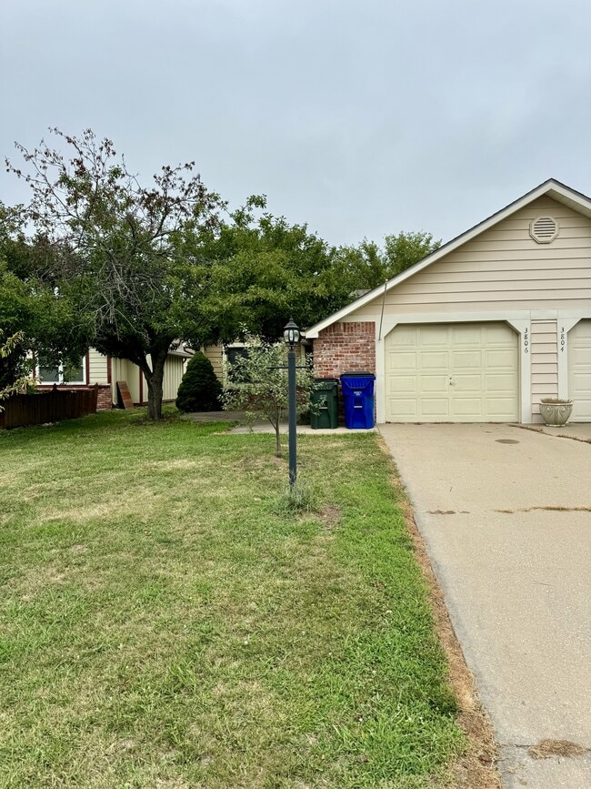 Building Photo - 3806 Pinnacle Cir