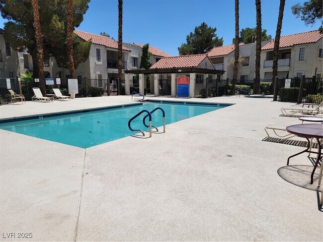 Building Photo - 4730 Nara Vista Way