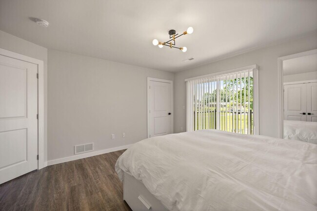 Building Photo - B2 Nasim Way