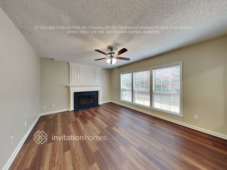 Building Photo - 6000 Elm Cove Ln
