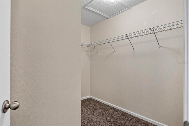 Building Photo - 137 Fairway Ct