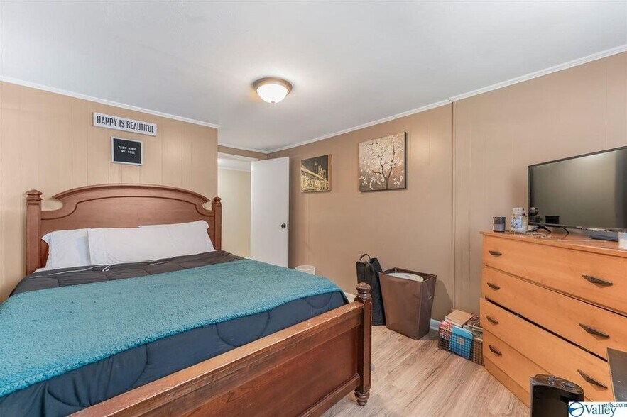 Building Photo - 623 E Tuscaloosa St