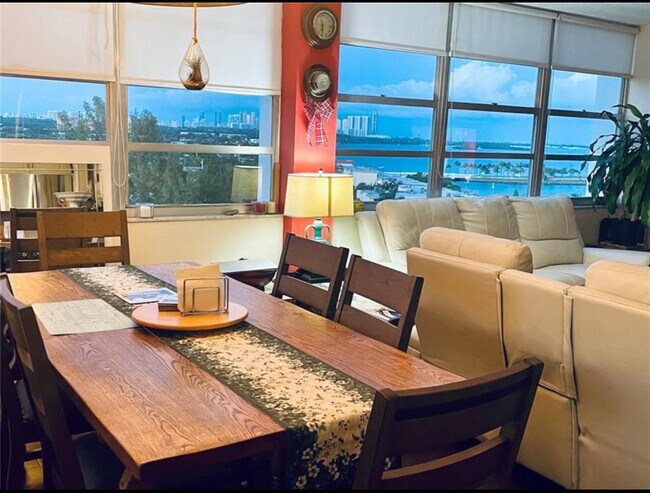 Building Photo - 11930 N Bayshore Dr