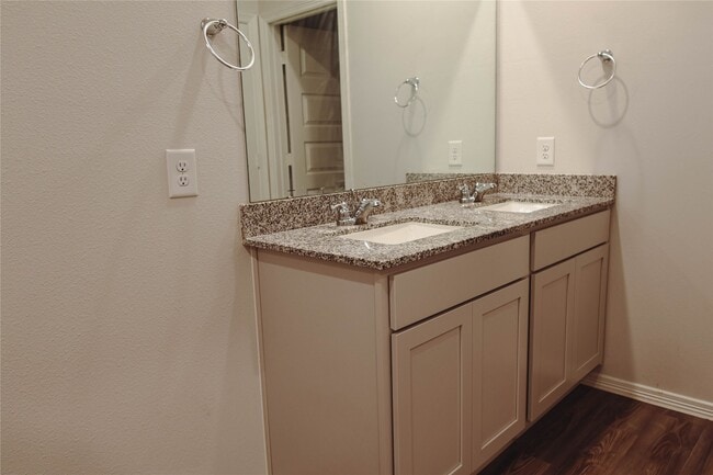 Building Photo - 26202 Emory Holw Dr