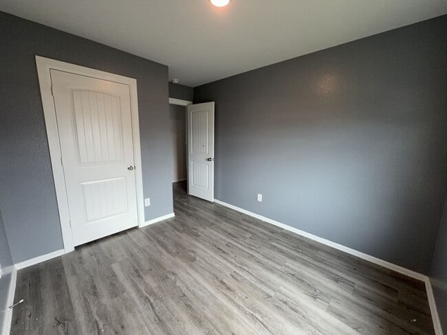 Building Photo - 509 Hines Ave