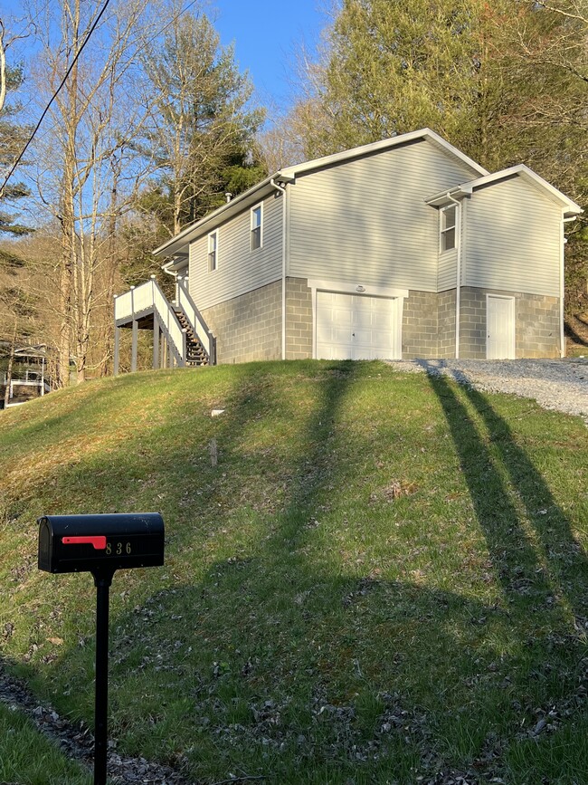 Primary Photo - 836 Lynn Brooke Pl