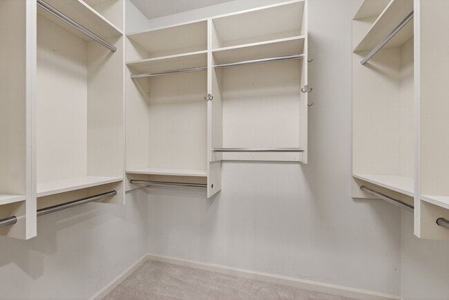 Building Photo - 155 N Hanley Rd