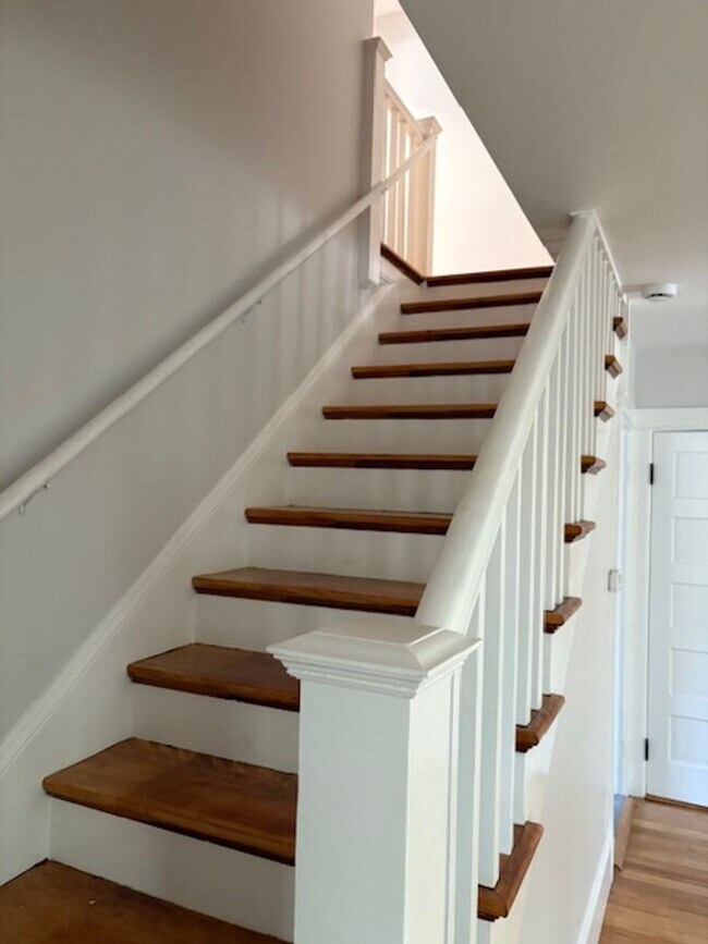 Building Photo - 8-8 Forest St