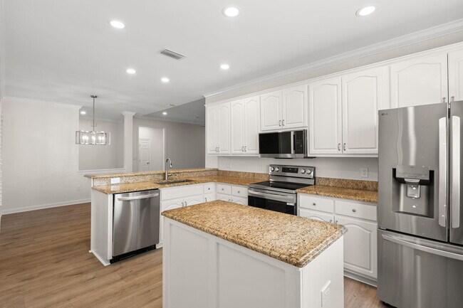 Building Photo - 255 Cll Escada