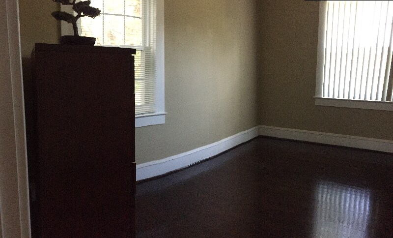 Building Photo - 157 Linden Ave