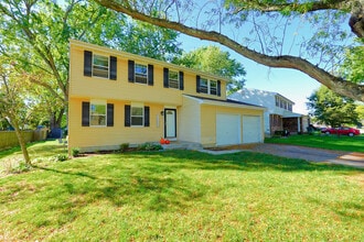 Building Photo - 8711 Blessing Dr