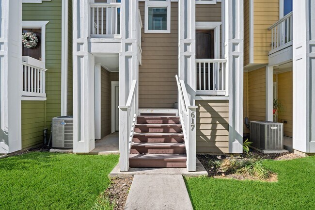 Building Photo - 617 W 24th St