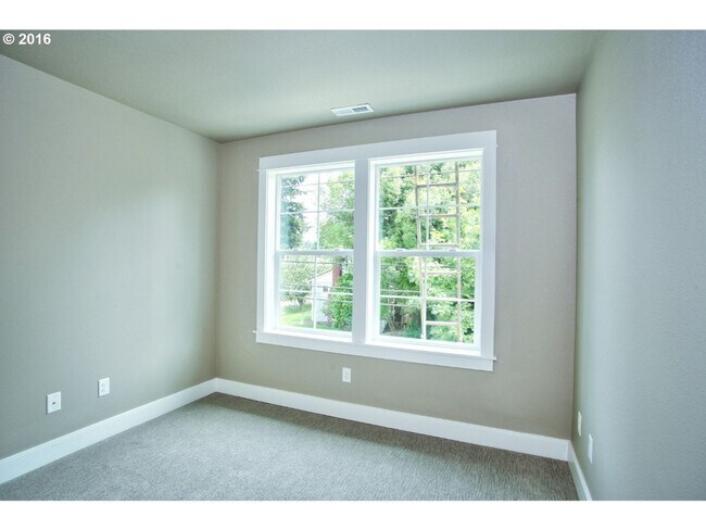 Building Photo - UNIVERSITY PARK Neighborhood Townhome-3bed...