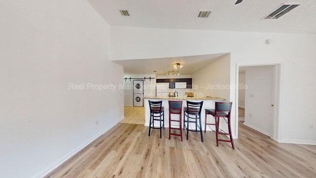 Building Photo - 7920 Merrill Rd