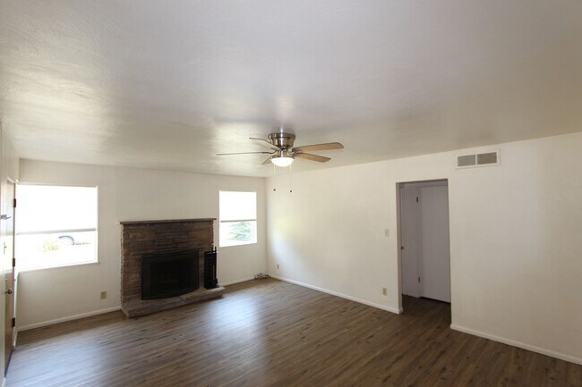 Building Photo - 3409 Pima Dr