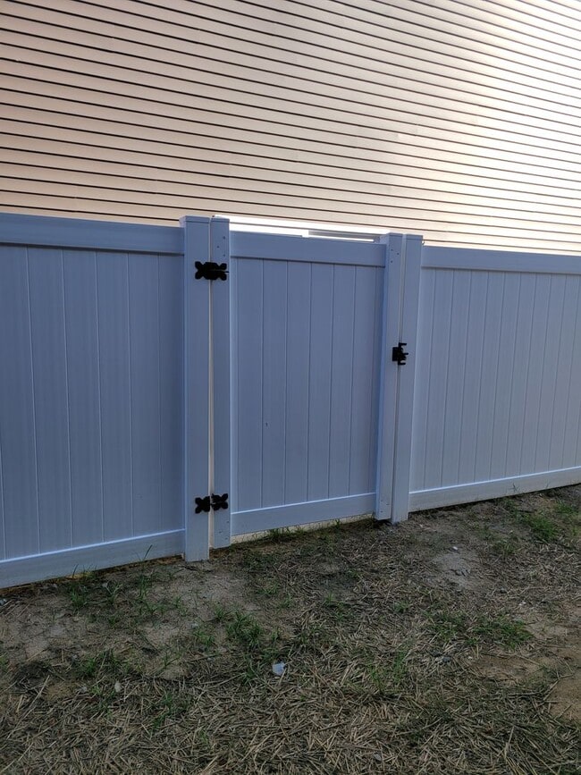 Building Photo - 506 Watauga Ave