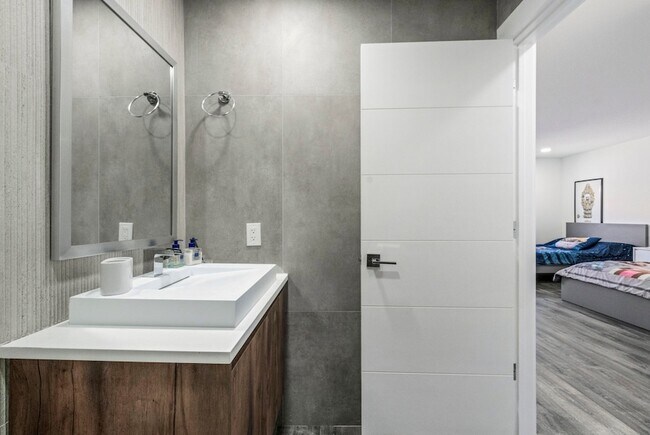 Building Photo - 1250 Placid Ct