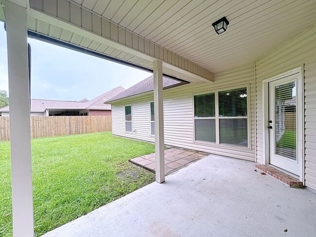 Building Photo - 4 Bedroom House In Ascension Parish with C...