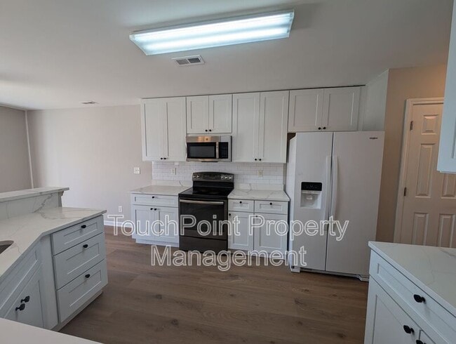 Building Photo - 11307 Breezehill Ln