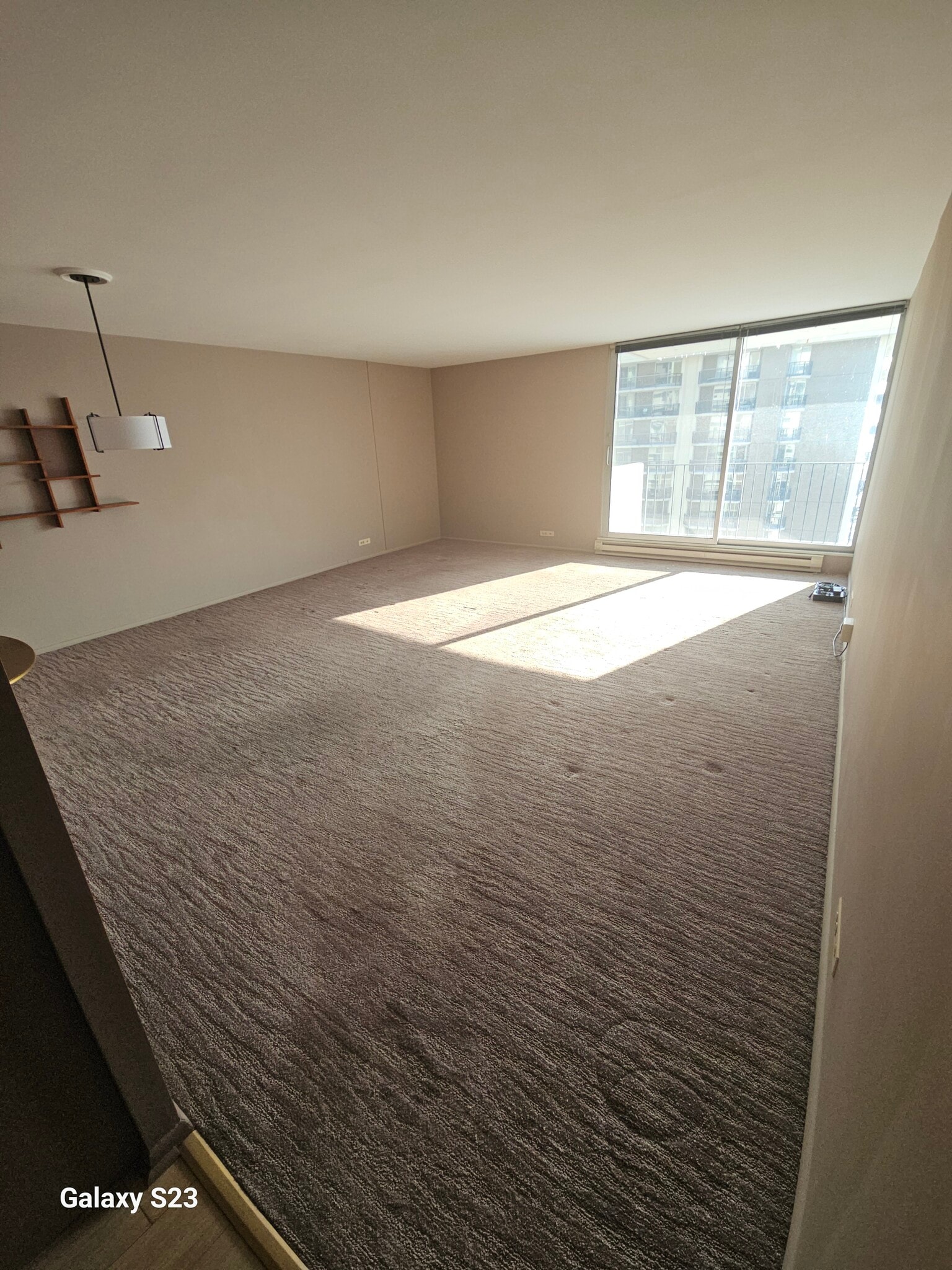 Building Photo - 6033 N Sheridan Rd