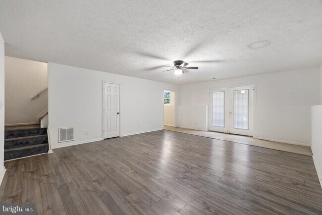 Building Photo - 345 Brown Ave