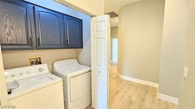 Building Photo - 1948 Kachina Mountain Dr