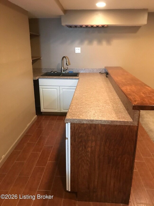 Building Photo - 401 Winton Ln