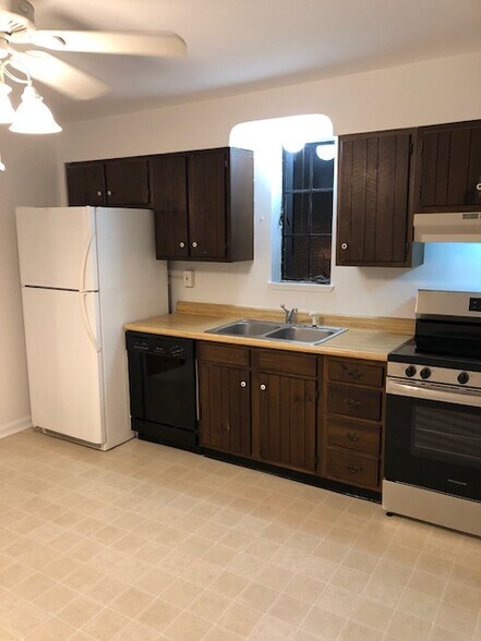 Appliances - 3821 Delmar Ave