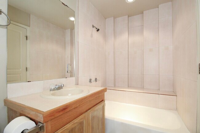 Building Photo - 430 Northstar Dr