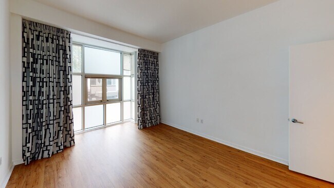 Building Photo - 1 + 1 Stylish Condo in Prime DTLA Location...